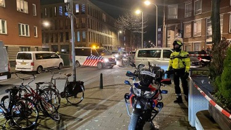 Den Haag - Politie neemt verdovende middelen in beslag na instap
